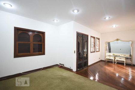 Casa à venda com 350m², 4 quartos e 4 vagasSuíte 3