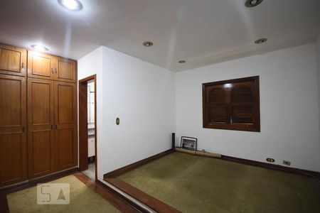 Casa à venda com 350m², 4 quartos e 4 vagasSuíte 1