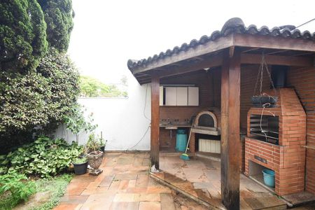 Casa à venda com 350m², 4 quartos e 4 vagasChurrasqueira