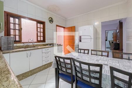 Casa à venda com 135m², 3 quartos e 2 vagas Casa à venda com 135m², 3 quartos e 2 vagasCozinha