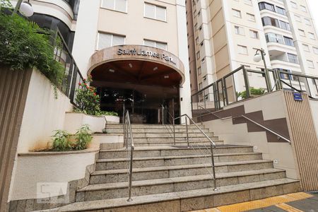 Apartamento para alugar com 72m², 2 quartos e 1 vaga Apartamento para alugar com 72m², 2 quartos e 1 vagaFachada