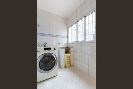 Casa à venda com 225m², 3 quartos e 6 vagas Casa à venda com 225m², 3 quartos e 6 vagasÁrea de Serviço