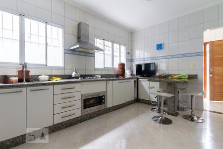 Casa à venda com 225m², 3 quartos e 6 vagas Casa à venda com 225m², 3 quartos e 6 vagasCozinha