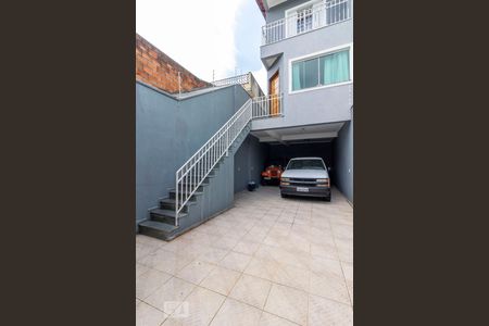 Casa à venda com 225m², 3 quartos e 6 vagas Casa à venda com 225m², 3 quartos e 6 vagasGaragem