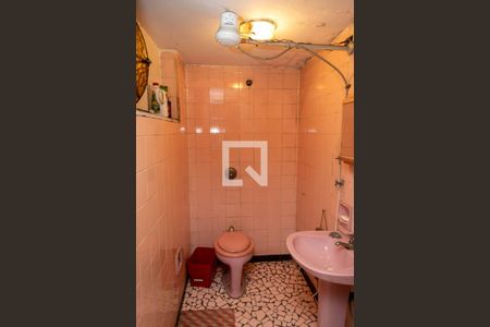 Casa à venda com 403m², 3 quartos e 4 vagas Casa à venda com 403m², 3 quartos e 4 vagasBanheiro