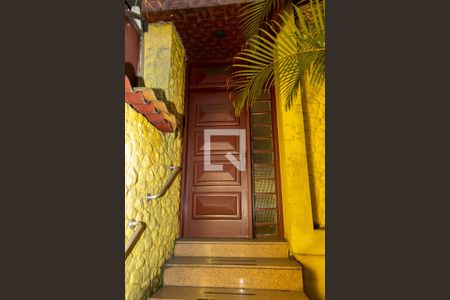 Casa à venda com 403m², 3 quartos e 4 vagas Casa à venda com 403m², 3 quartos e 4 vagasPorta principal