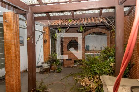 Casa à venda com 403m², 3 quartos e 4 vagas Casa à venda com 403m², 3 quartos e 4 vagasQuintal gourmet