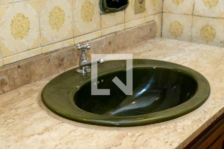 Casa à venda com 403m², 3 quartos e 4 vagas Casa à venda com 403m², 3 quartos e 4 vagasBanheiro