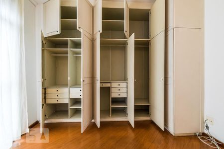 Apartamento à venda com 70m², 2 quartos e 1 vaga Apartamento à venda com 70m², 2 quartos e 1 vagaQuarto 2 - Armários