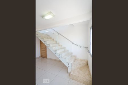 Apartamento para alugar com 148m², 3 quartos e 2 vagasEscada