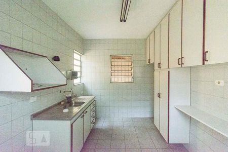 Casa à venda com 254m², 4 quartos e 2 vagas Casa à venda com 254m², 4 quartos e 2 vagasCozinha