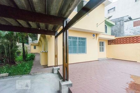 Casa à venda com 254m², 4 quartos e 2 vagas Casa à venda com 254m², 4 quartos e 2 vagasGaragem