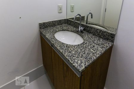 Apartamento à venda com 68m², 2 quartos e 1 vaga Apartamento à venda com 68m², 2 quartos e 1 vagaBanheiro da Suite