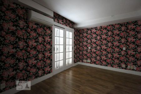 Casa de condomínio à venda com 171m², 3 quartos e 4 vagassuite 2