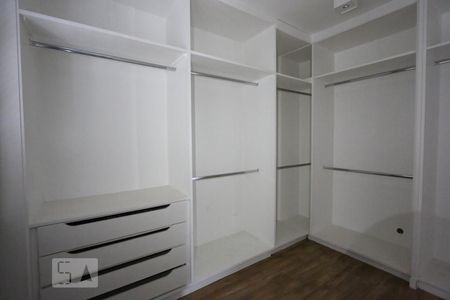 Casa de condomínio à venda com 171m², 3 quartos e 4 vagassuite