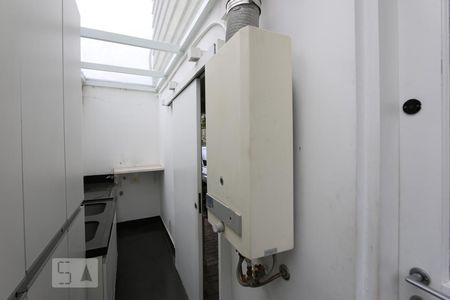 Casa de condomínio à venda com 171m², 3 quartos e 4 vagasarea de serviço