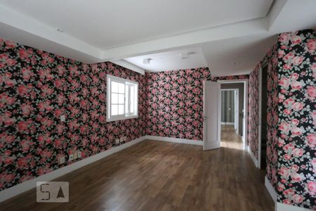 Casa de condomínio à venda com 171m², 3 quartos e 4 vagassuite 2