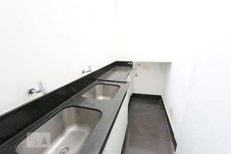 Casa de condomínio à venda com 171m², 3 quartos e 4 vagasarea de serviço