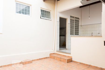 Casa à venda com 120m², 3 quartos e 3 vagas Casa à venda com 120m², 3 quartos e 3 vagasFundos
