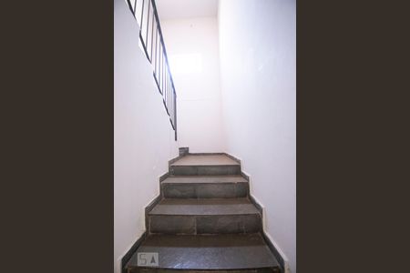 escada de casa para alugar com 2 quartos, 100m² em Vila Lemos, Campinas