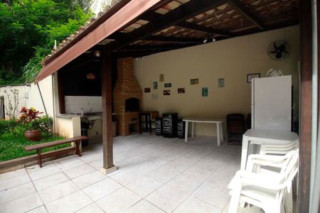 Apartamento à venda com 80m², 3 quartos e 2 vagasChurrasqueira