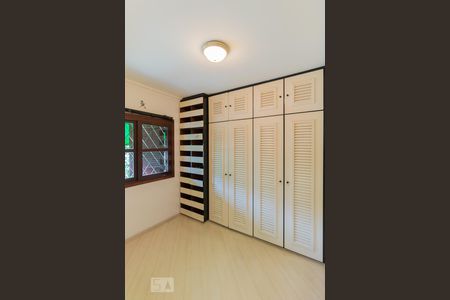 Casa para alugar com 702m², 7 quartos e 8 vagas Casa para alugar com 702m², 7 quartos e 8 vagasCloset da Suíte 1