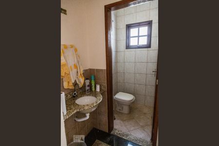 Casa à venda com 150m², 3 quartos e 4 vagas Casa à venda com 150m², 3 quartos e 4 vagasLavabo 1