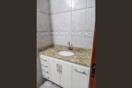 Casa à venda com 150m², 3 quartos e 4 vagas Casa à venda com 150m², 3 quartos e 4 vagasBanheiro 2