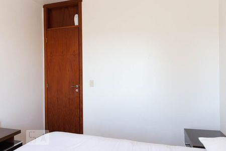 Quarto 2 de apartamento para alugar com 3 quartos, 67m² em Petrópolis, Porto Alegre