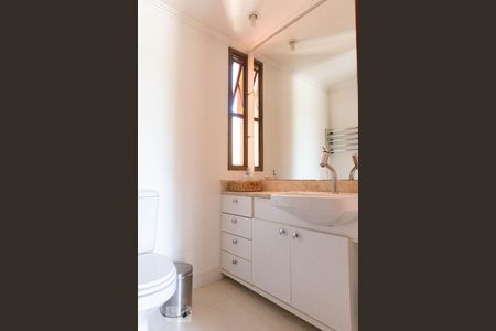 Banheiro de apartamento para alugar com 3 quartos, 67m² em Petrópolis, Porto Alegre