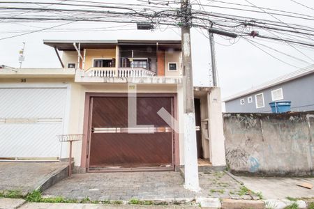 Casa à venda com 200m², 3 quartos e 6 vagas Casa à venda com 200m², 3 quartos e 6 vagasFachada