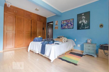 Casa de condomínio à venda com 900m², 3 quartos e 8 vagasSuíte 01