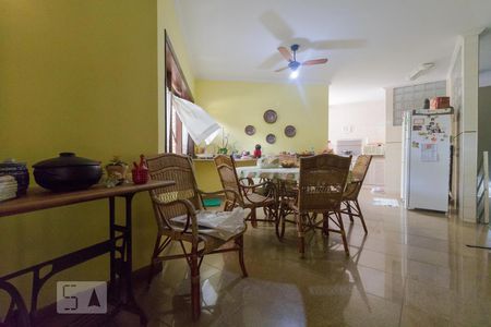 Casa de condomínio à venda com 900m², 3 quartos e 8 vagasSala de Almoço