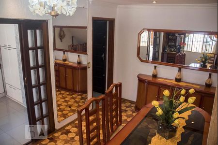Casa à venda com 300m², 4 quartos e 2 vagas Casa à venda com 300m², 4 quartos e 2 vagasSala de Jantar