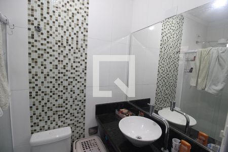 Casa à venda com 130m², 3 quartos e 4 vagasQuarto 2 - Banheiro