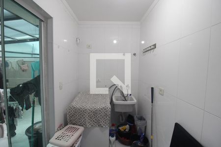 Casa à venda com 130m², 3 quartos e 4 vagasÁrea de Serviço