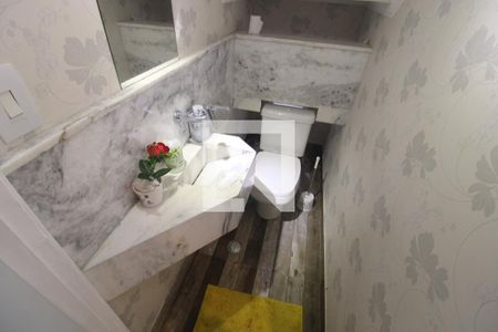 Casa à venda com 130m², 3 quartos e 4 vagasLavabo