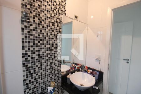 Casa à venda com 130m², 3 quartos e 4 vagasQuarto 1 - Banheiro