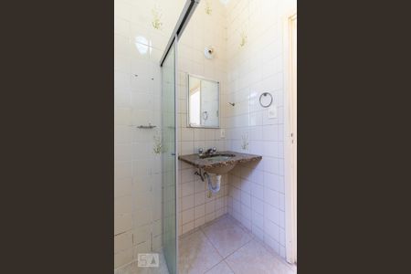 Casa à venda com 85m², 2 quartos e 2 vagasBanheiro social