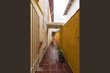 Casa à venda com 145m², 3 quartos e 2 vagasCorredor lateral