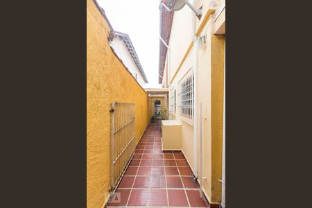 Casa à venda com 145m², 3 quartos e 2 vagasCorredor lateral