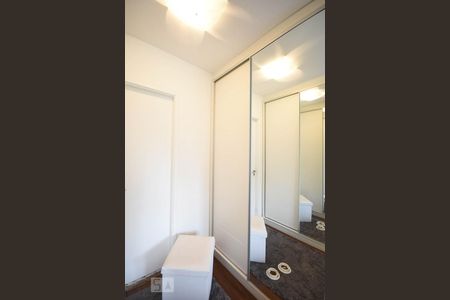 Apartamento à venda com 49m², 1 quarto e 2 vagasArmário da Suíte 