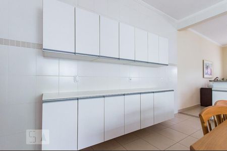 Casa à venda com 350m², 10 quartos e 5 vagasCozinha