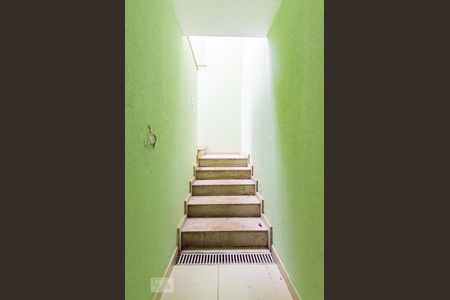 Casa à venda com 350m², 10 quartos e 5 vagasEscada para o Jardim Central