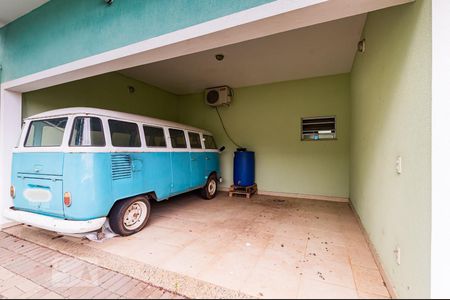 Casa à venda com 350m², 10 quartos e 5 vagasQuintal da Frente - Garagem