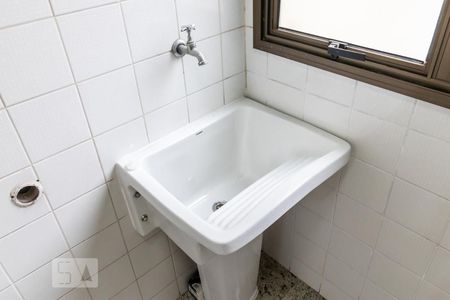 Apartamento para alugar com 127m², 3 quartos e 2 vagas Apartamento para alugar com 127m², 3 quartos e 2 vagasDetalhe da Área de Serviço