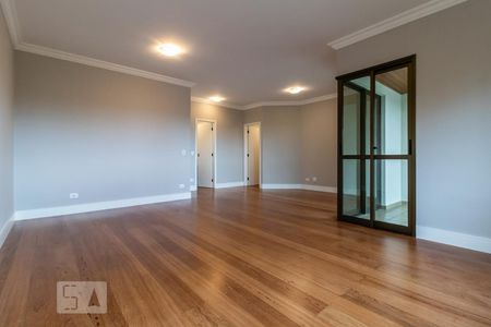 Apartamento para alugar com 127m², 3 quartos e 2 vagas Apartamento para alugar com 127m², 3 quartos e 2 vagasSala