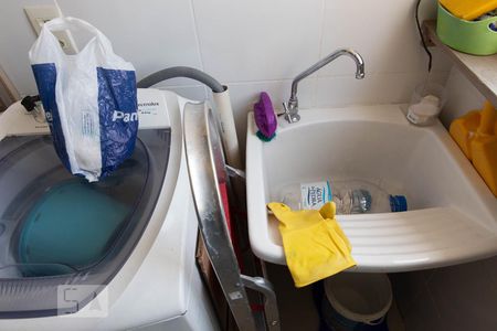 Apartamento à venda com 65m², 2 quartos e 1 vagaÁrea de serviço