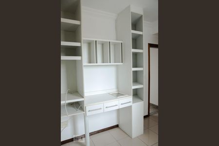 Apartamento à venda com 182m², 4 quartos e 2 vagasQuarto 2