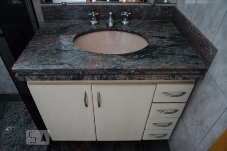 Apartamento à venda com 182m², 4 quartos e 2 vagasBanheiro 1